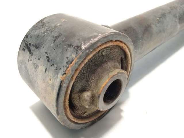 Braço oscilante (tração) longitudinal inferior esquerdo/direito de suspensão traseira 4872035061 TOYOTA