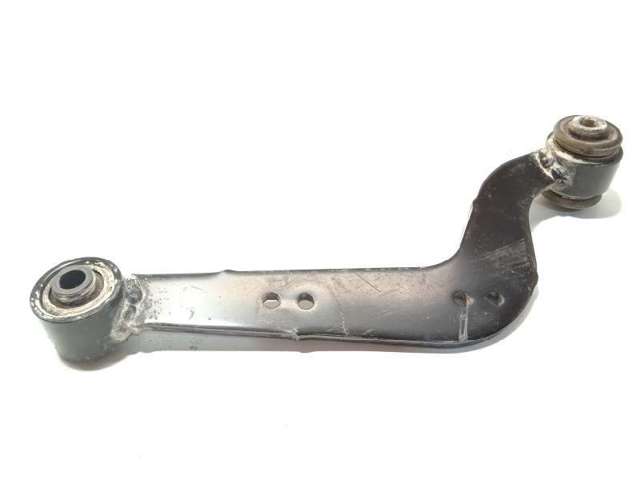 Braço oscilante superior esquerdo de suspensão traseira 4879042020 TOYOTA
