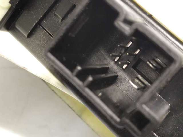 Mecanismo de acionamento de vidro da porta dianteira esquerda 4L0837461A VAG