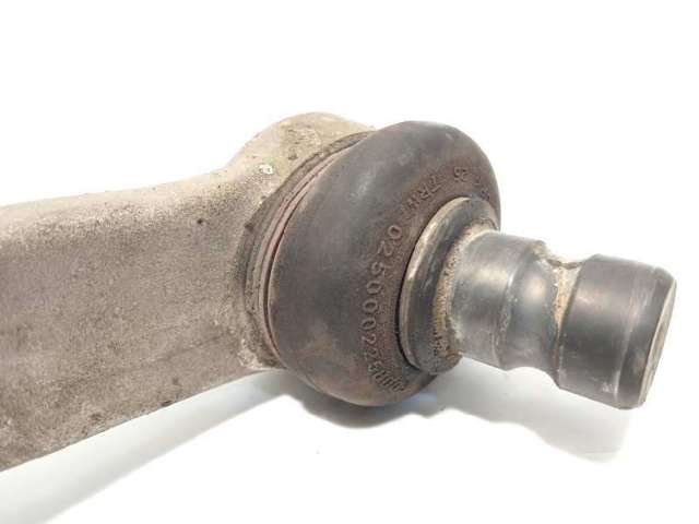 Braço oscilante superior direito de suspensão dianteira 4M0407510B VAG