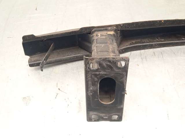Reforçador do pára-choque dianteiro 51117146645 BMW