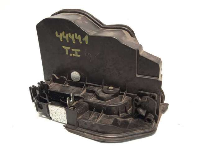Fecho da porta traseira esquerda 51227318417 BMW