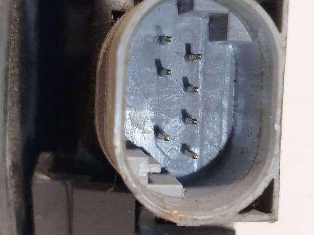 Fecho da porta traseira direita 51228402602 BMW