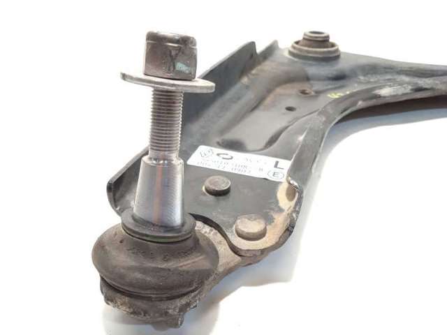 Braço oscilante inferior esquerdo de suspensão dianteira 545010010R RENAULT