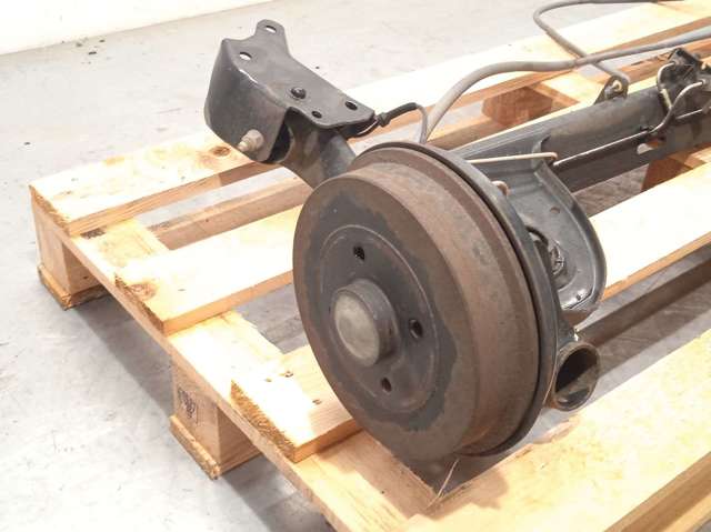 Viga de suspensão traseira (plataforma veicular) 555016932R RENAULT