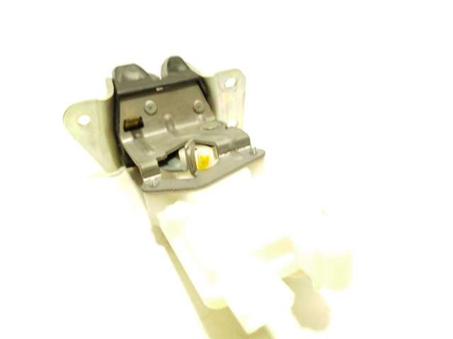 Fecho de tampa de porta-malas (de 3ª/5ª porta traseira) 5808A079 MITSUBISHI