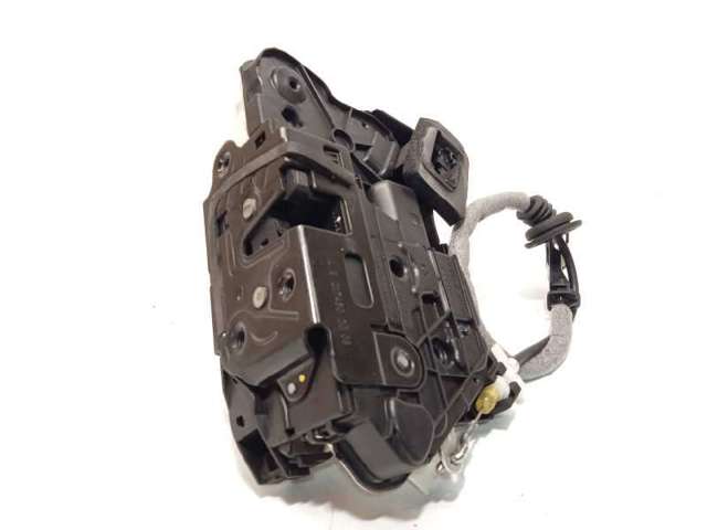 Fecho da porta dianteira esquerda 5K1837015B VAG
