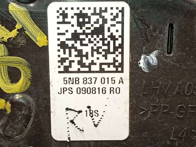 Fecho da porta dianteira esquerda 5NB837015A VAG
