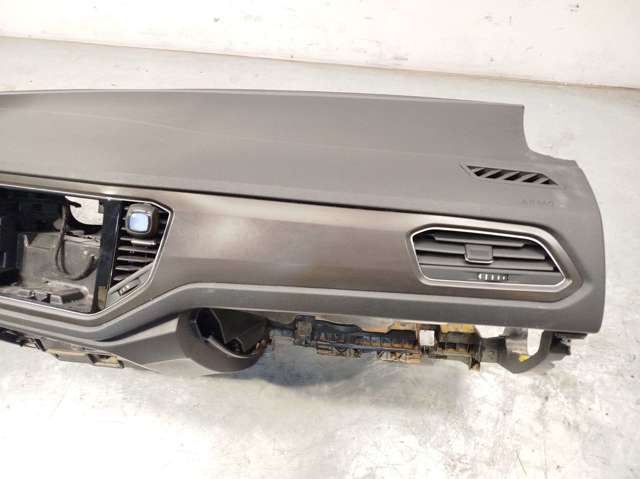 5TA880201ACHVF VAG