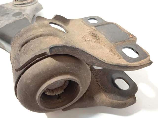 Braço oscilante inferior esquerdo de suspensão dianteira 6G9N3A053EL LAND ROVER
