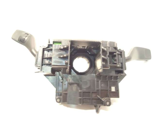 Comutador direito instalado na coluna da direção 6G9T17A553AD FORD