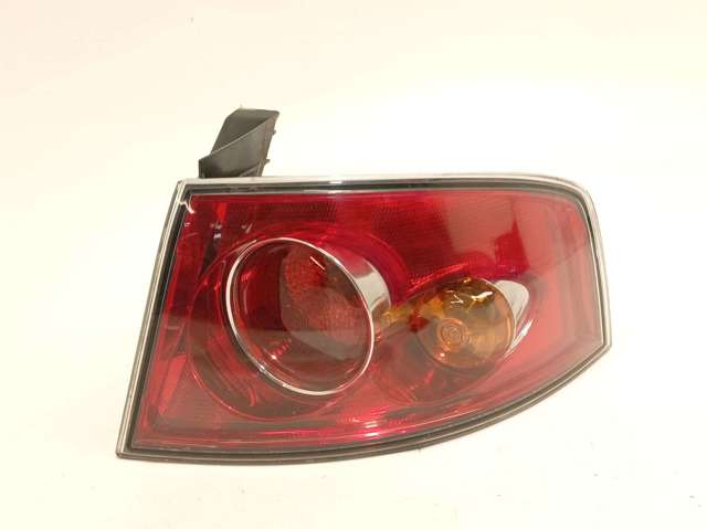 Lanterna traseira direita externa 6L6945112 VAG