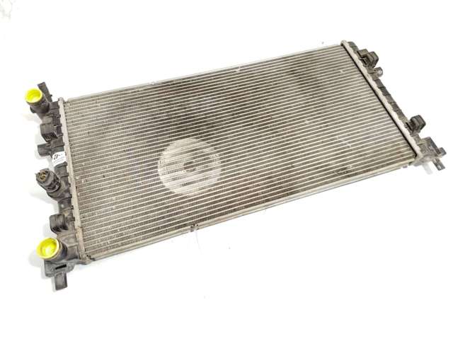 Radiador de esfriamento de motor 6R0121253A VAG
