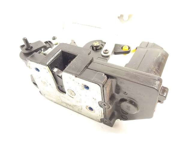 Fecho da porta traseira direita 7132009003 SSANG YONG
