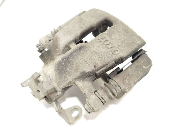 Suporte do freio traseiro direito 7H0615424A VAG