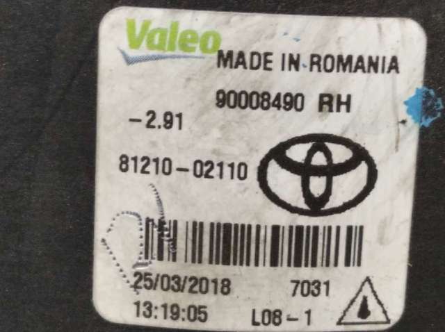 Luzes de nevoeiro direitas 8121002110 TOYOTA