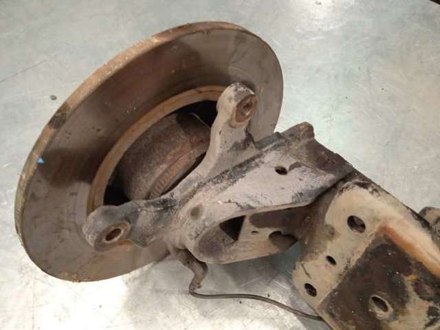Viga de suspensão traseira (plataforma veicular) 8200879909 RENAULT
