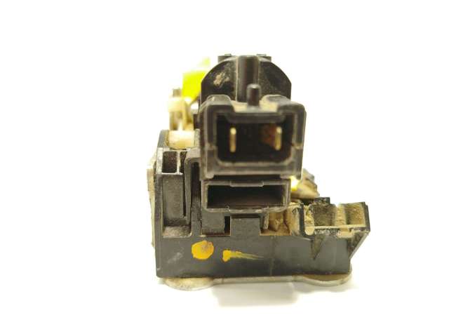 Fecho da porta traseira esquerda 825031894R RENAULT