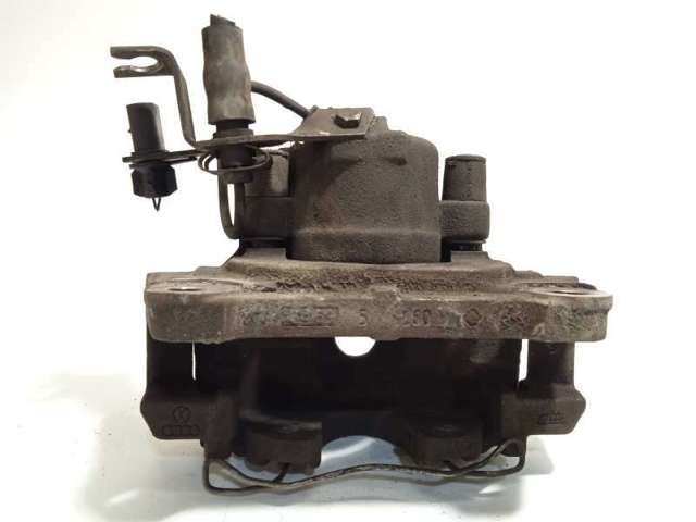 Suporte do freio dianteiro direito 8E0615124D VAG