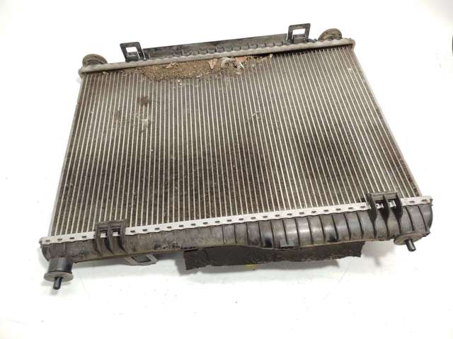 Radiador de esfriamento de motor 8V518005BF FORD
