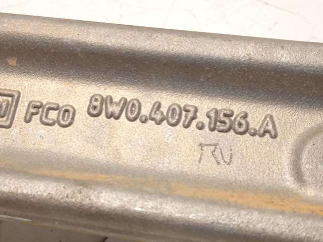 Braço oscilante inferior direito de suspensão dianteira 8W0407152C VAG