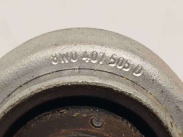 Braço oscilante superior esquerdo de suspensão dianteira 8W0407505D VAG