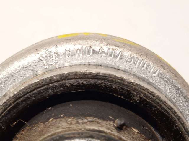 Braço oscilante superior direito de suspensão dianteira 8W0407510D VAG