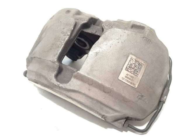 Suporte do freio dianteiro esquerdo 8W0615107D VAG