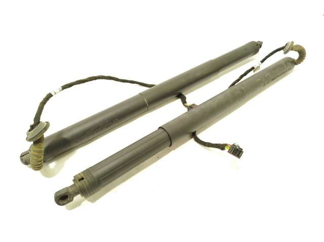 Amortecedor de tampa de porta-malas (de 3ª/5ª porta traseira) 8W8827851A VAG