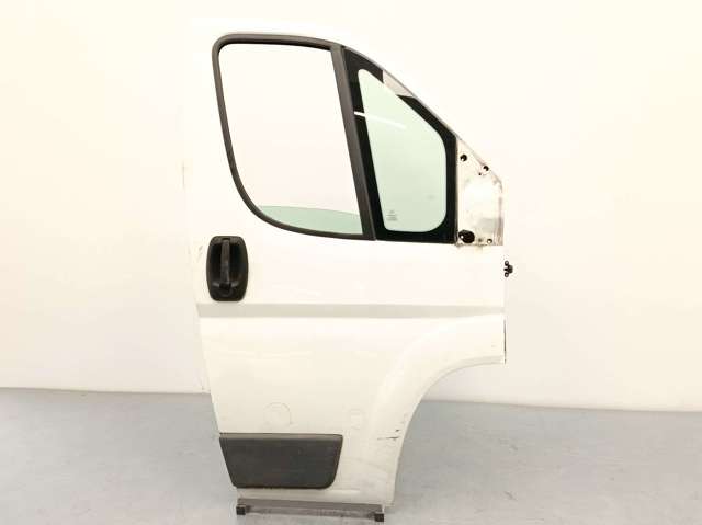 Porta dianteira direita 9004Y1 PEUGEOT