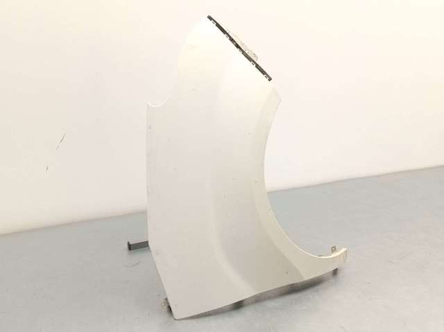 Pára-lama dianteiro direito 95509342 OPEL
