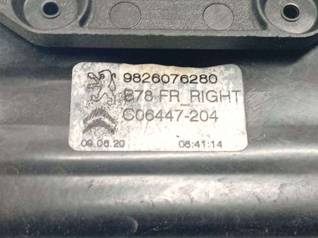 Mecanismo de acionamento de vidro da porta dianteira direita 9826076280 PEUGEOT
