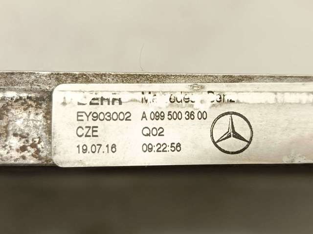 Radiador de esfriamento de motor adicional A0995003600 MERCEDES