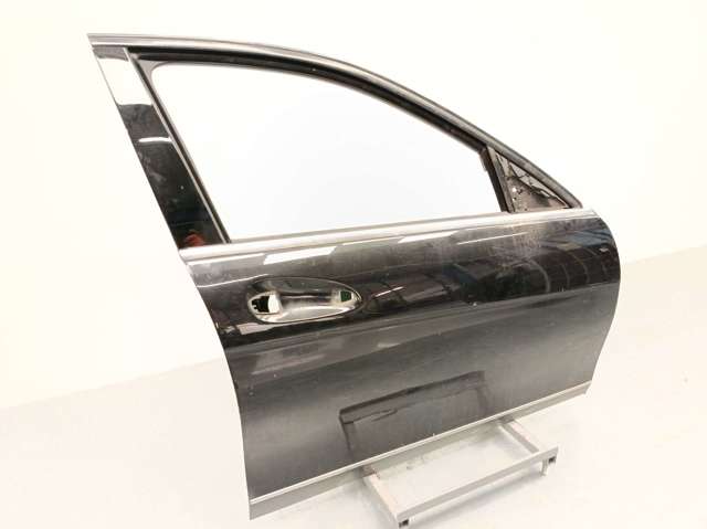 Porta dianteira direita A2047206000 MERCEDES