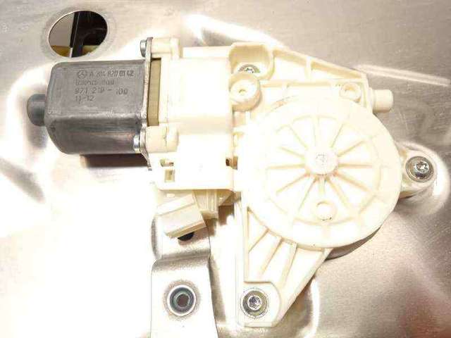 Motor de acionamento de vidro da porta dianteira esquerda A2048200142 MERCEDES