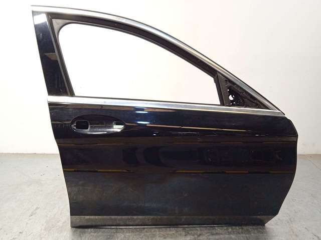 Porta dianteira direita A2057200205 MERCEDES