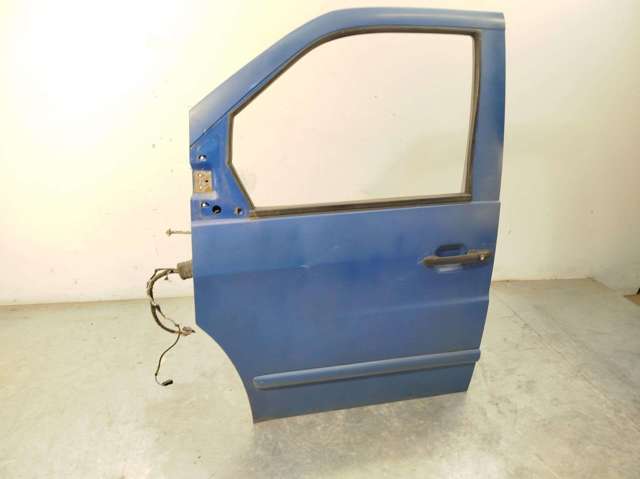 Porta dianteira esquerda para Mercedes Vito 638