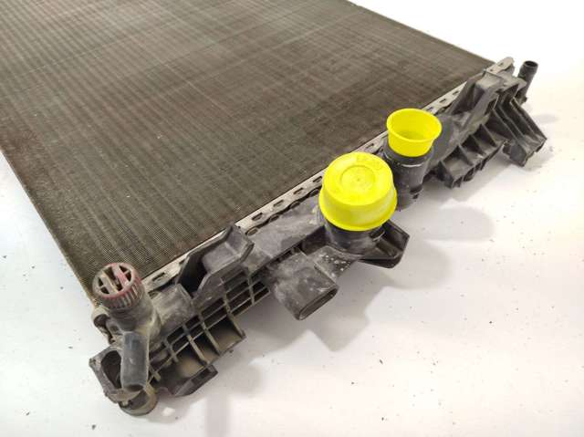 Radiador de esfriamento de motor A6395010401 MERCEDES