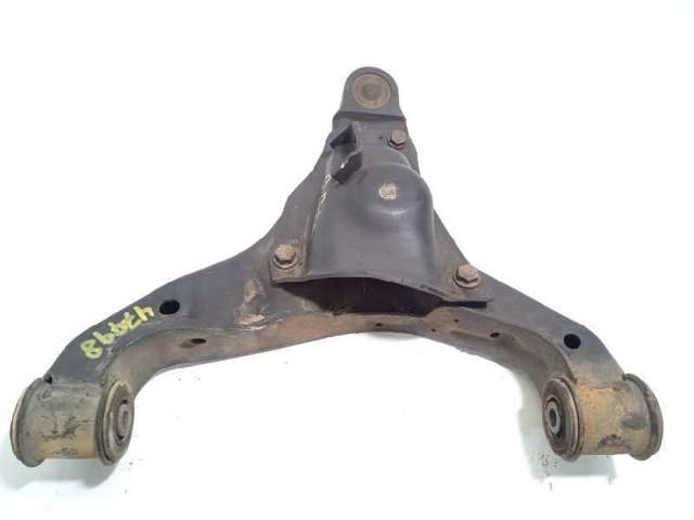 Braço oscilante inferior direito de suspensão dianteira A9063304107 MERCEDES