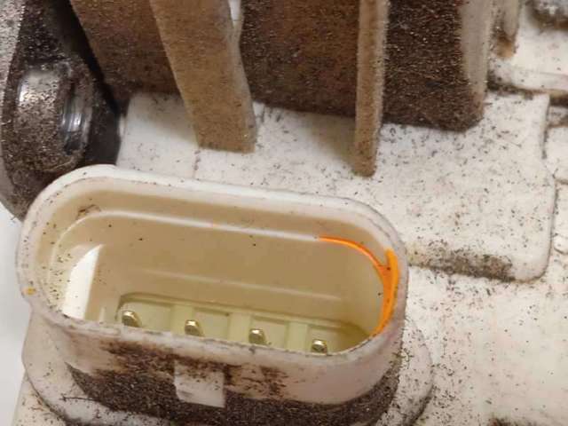 Fecho da porta dianteira direita A9067201735 VAG