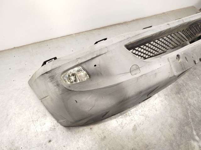 Pára-choque dianteiro A9068800570 MERCEDES