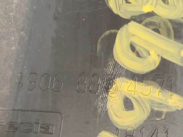 Pára-choque traseiro, parte esquerda A90688045719B51 MERCEDES