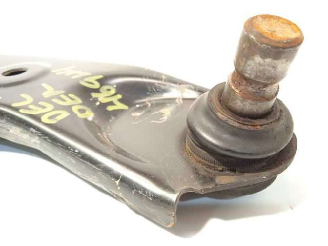Braço oscilante inferior direito de suspensão dianteira B45A34300E MAZDA