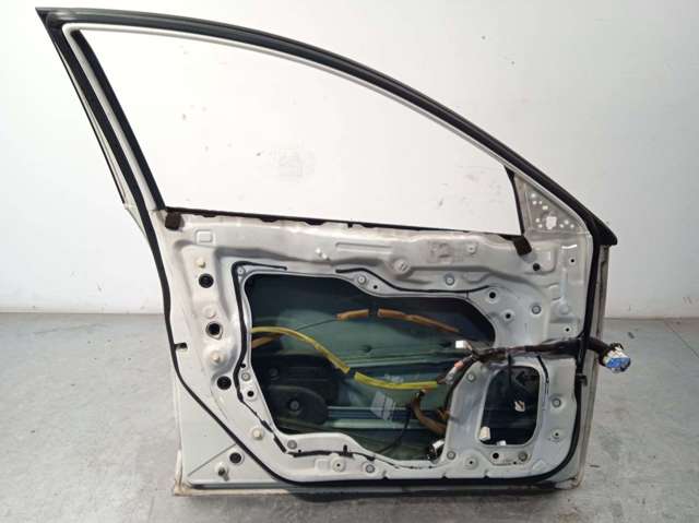 Porta dianteira esquerda BBY45902XF MAZDA