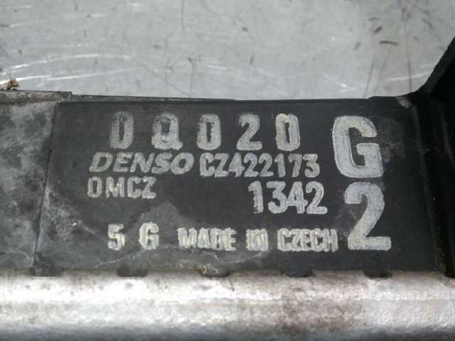 Radiador de esfriamento de motor CZ422173 PEUGEOT