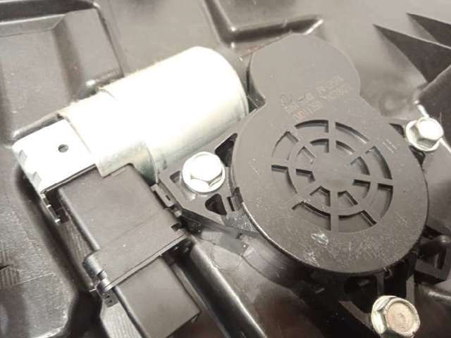 Motor de acionamento de vidro da porta dianteira esquerda GJ6A5958X MAZDA