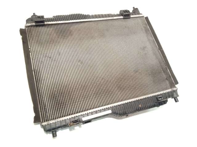Radiador de esfriamento de motor H1BG8005CC FORD