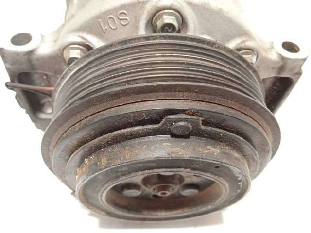 LR112585 Land Rover