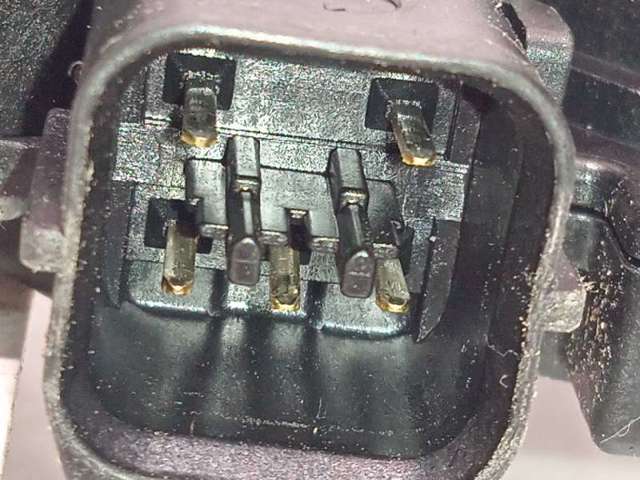 Fecho da porta dianteira esquerda MN167831 MITSUBISHI