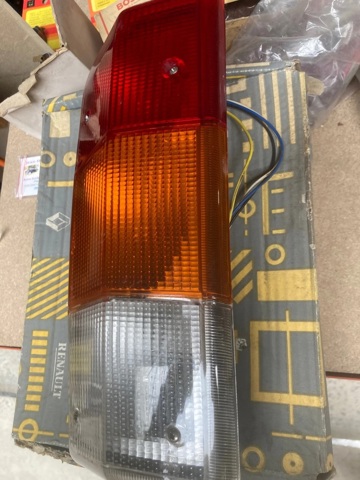 Lanterna traseira direita 7701027020 RENAULT